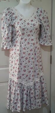 Vintage Dress Especially For You Floral Hippie Lace Hawaiian Mumu Prairie